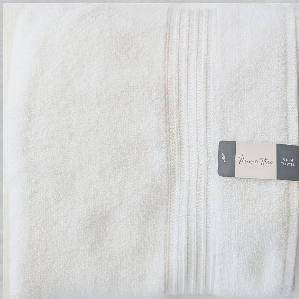 Maison Home White Bath Towel Measure 30 x 54 In